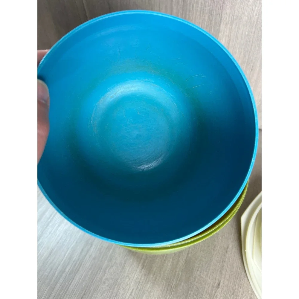 Vintage Rubbermaid Nesting Mixing Bowls with Lids Set of 4 Multicolor